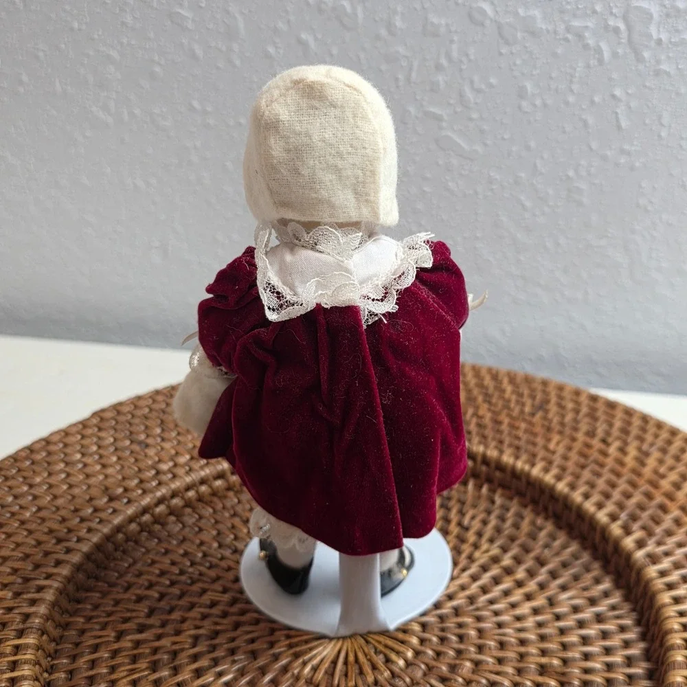 1990s Ashton-Drake Galleries Picture Perfect Baby 'Jennifer' Red Velvet‎ Bonnet